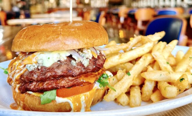 Old Irving burger - Illinois Brewing