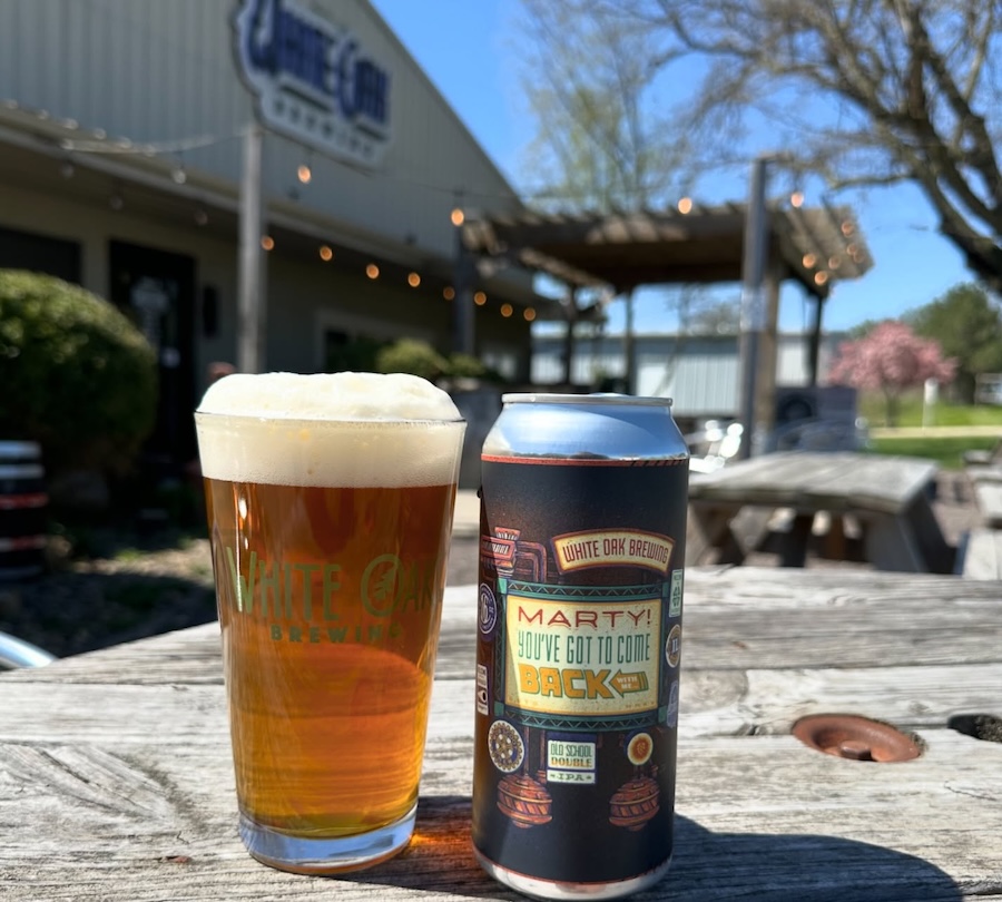 White Oak - beer on patio - Illinois Brewing