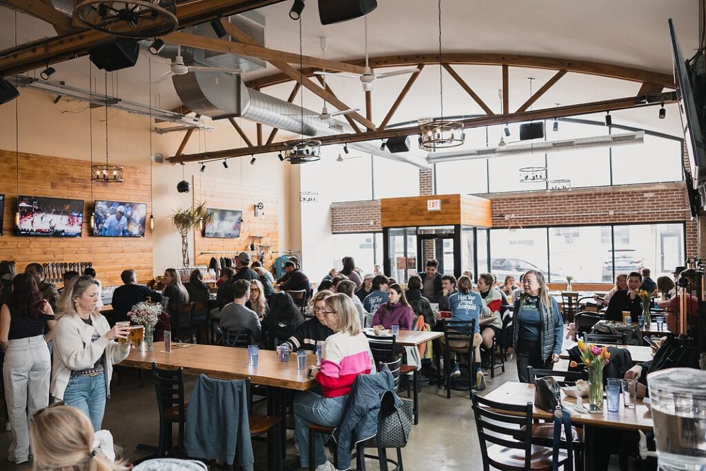 Burning Bush interior - Illinois Brewing